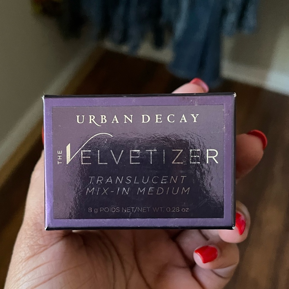 SOLD! Urban Decay Velvetizer Translucent Mix-In Medium
